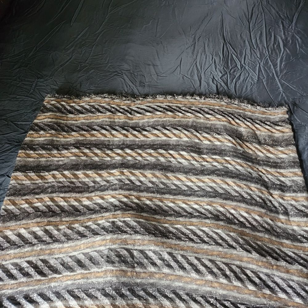 Source Unknown Elegant Striped Wrap